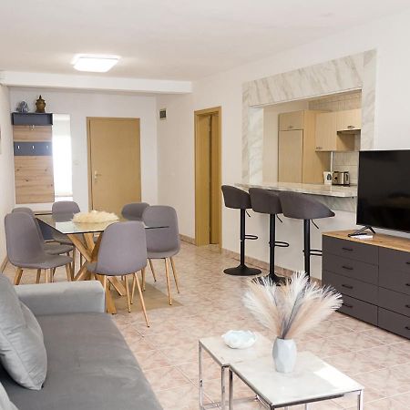 شقة Two Identical Designer 2Bd Flats With Sea View In Balchik By Flat Mаnager المظهر الخارجي الصورة