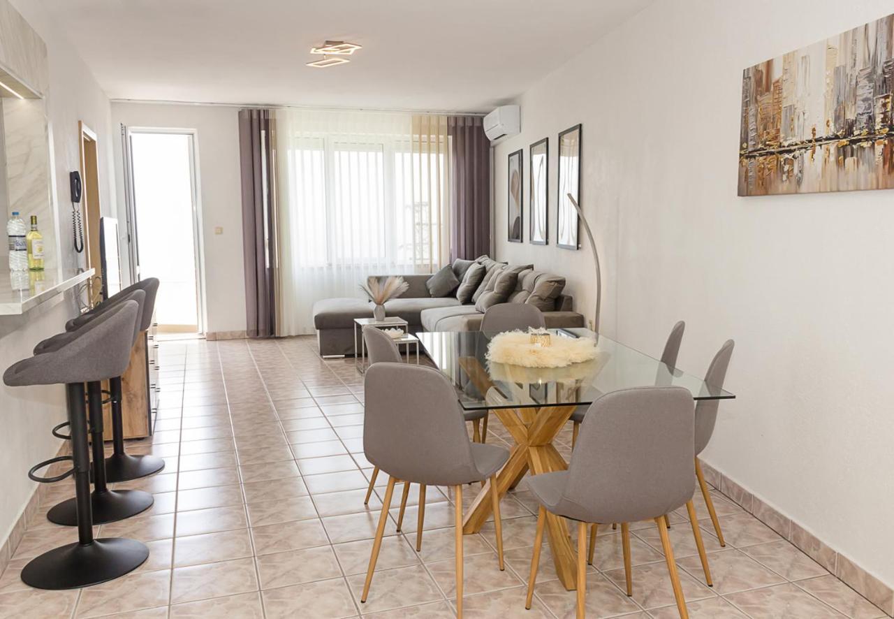 شقة Two Identical Designer 2Bd Flats With Sea View In Balchik By Flat Mаnager المظهر الخارجي الصورة